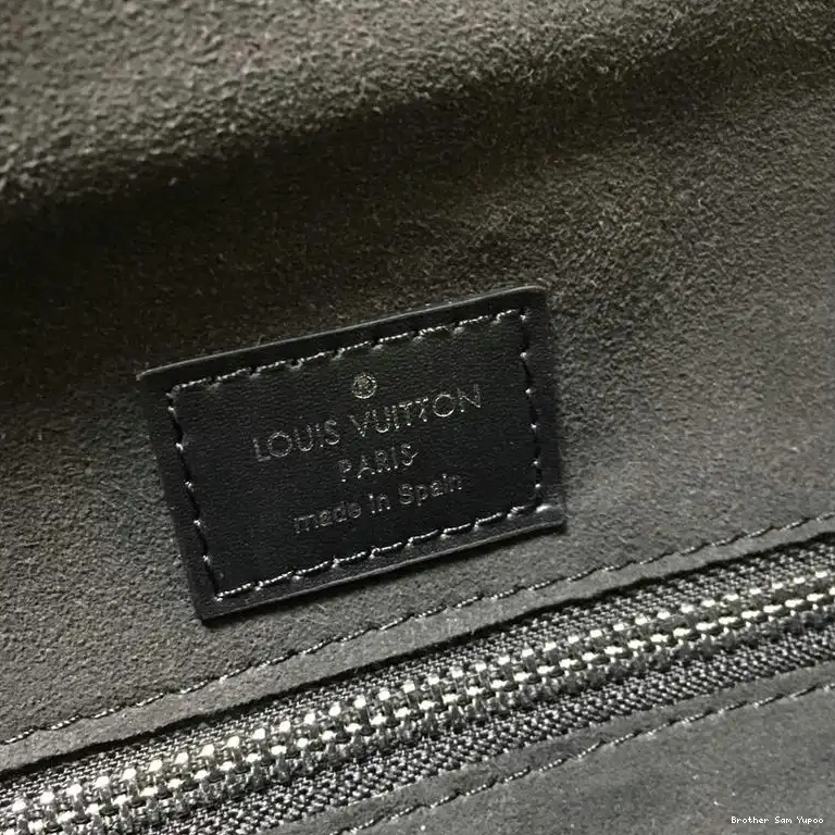 Brother Sam Yupoo Bags 19T1L0282 LV 0422